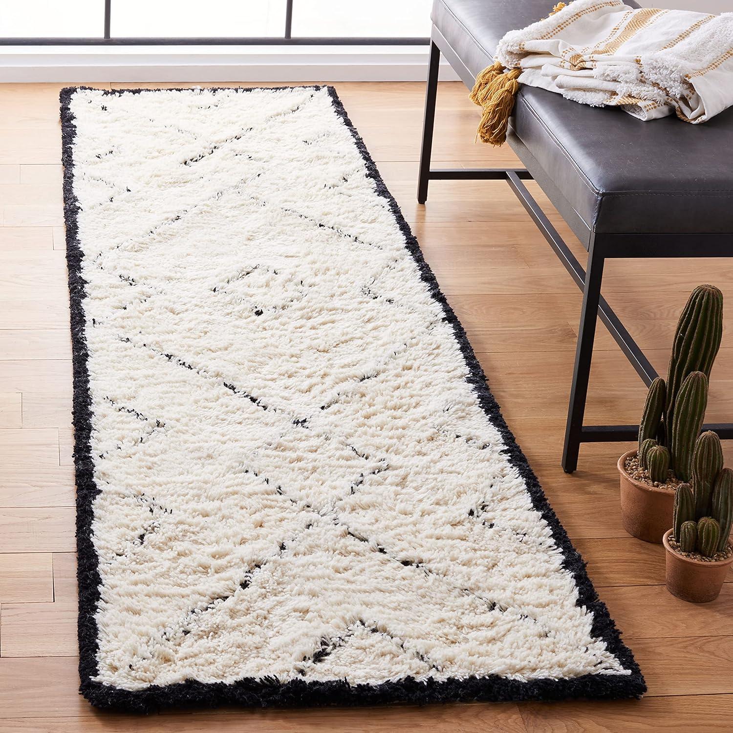 Casablanca CSB917 Hand Tufted Runner Rug - Ivory/Black - 2'6"x6' - Safavieh.