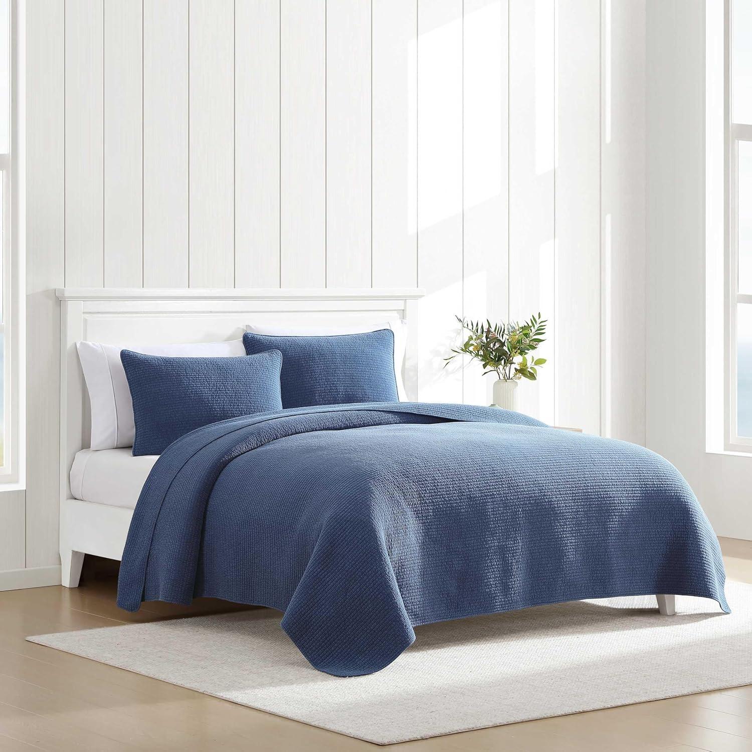 Deep Dive Wash Organic Cotton King Quilt Set in Navy