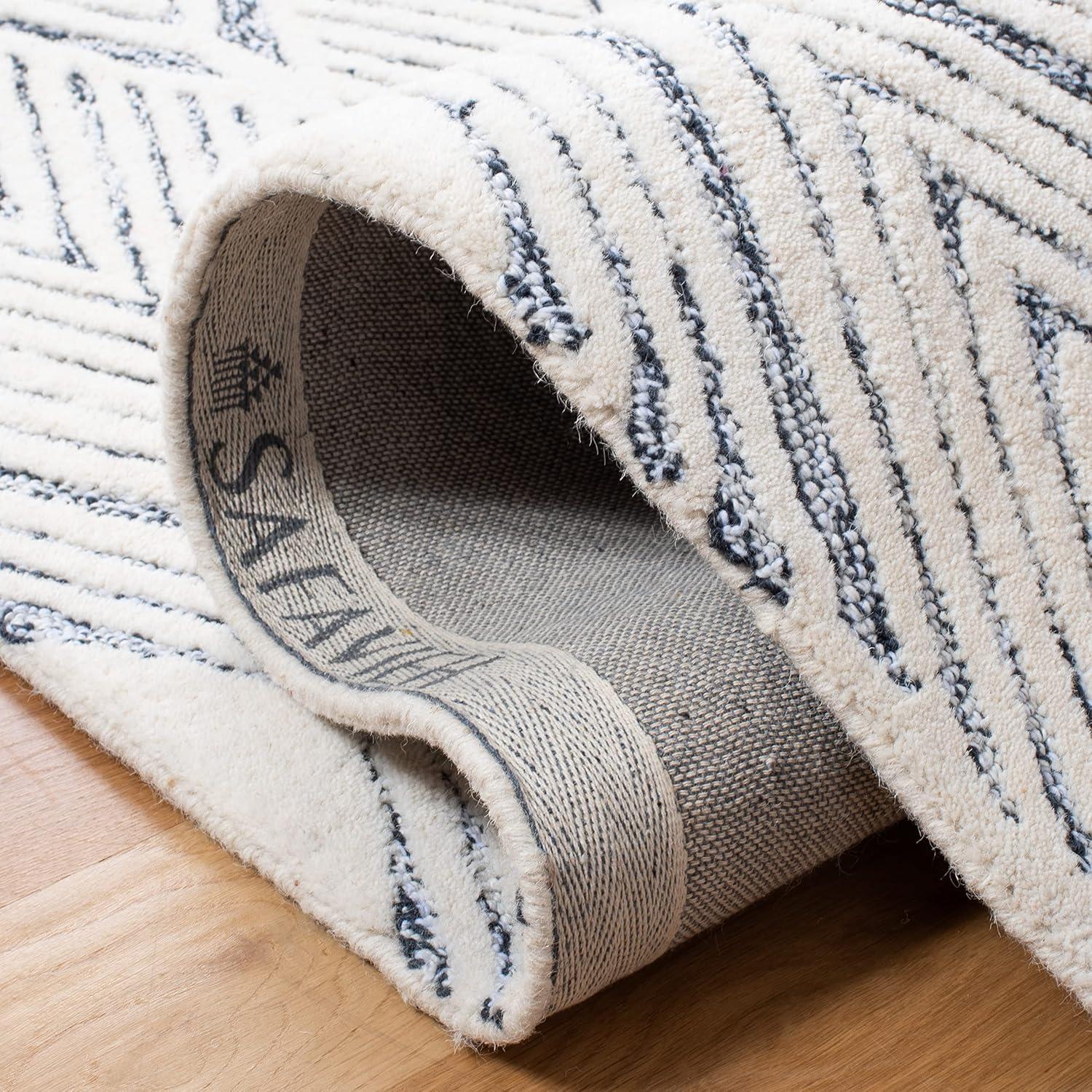 Abstract ABT350 Handmade Indoor Accent Rug - Ivory/Charcoal - 2'-3"x4' - Safavieh