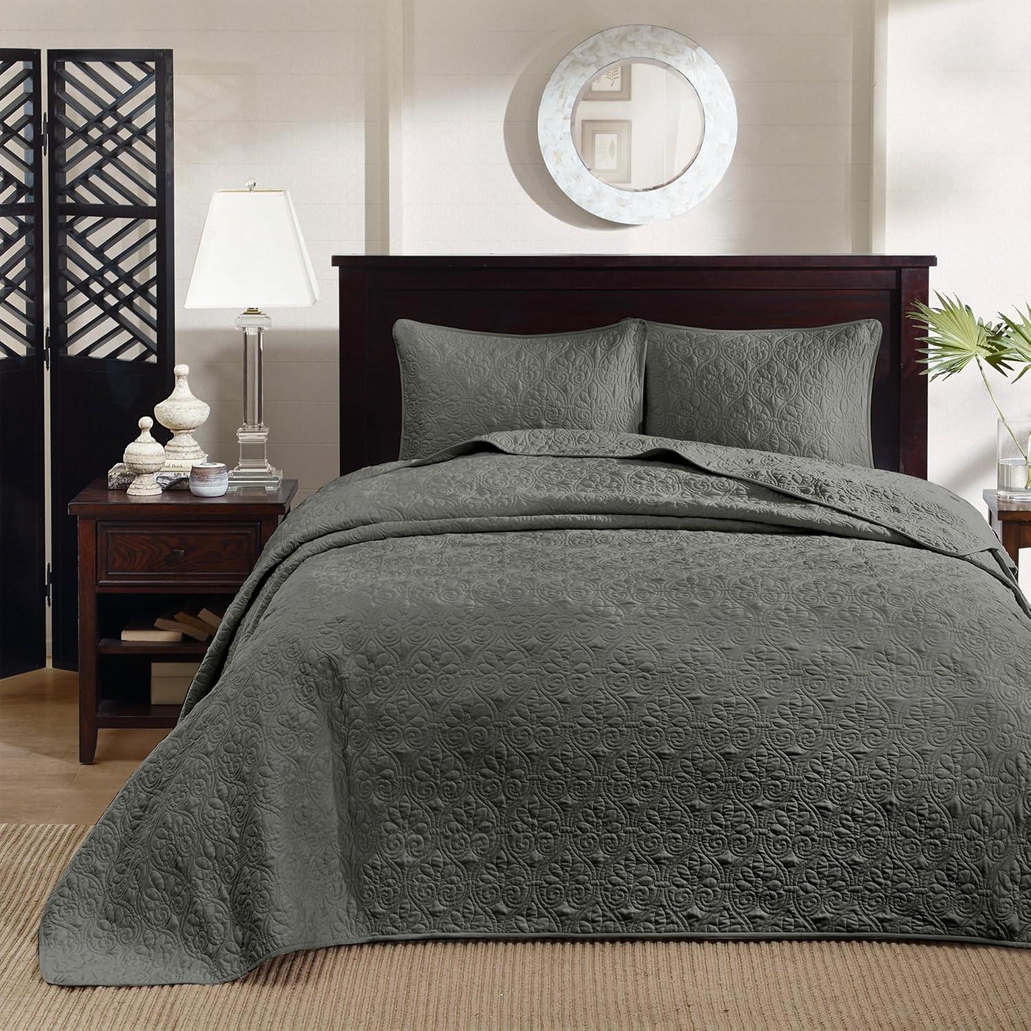 Quebec Reversible Bedspread Set