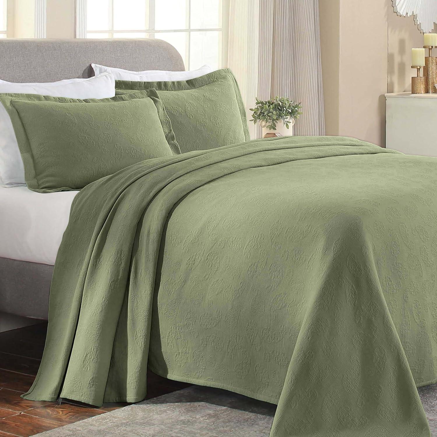 Sage Cotton Queen Paisley Bedspread Set with Pillow Shams