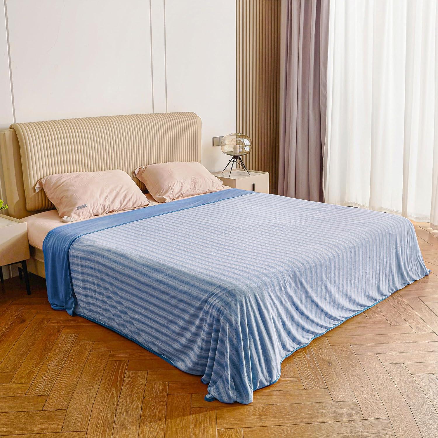 Catalonia Catalonia Lightweight Cooling Blanket for Hot Sleepers