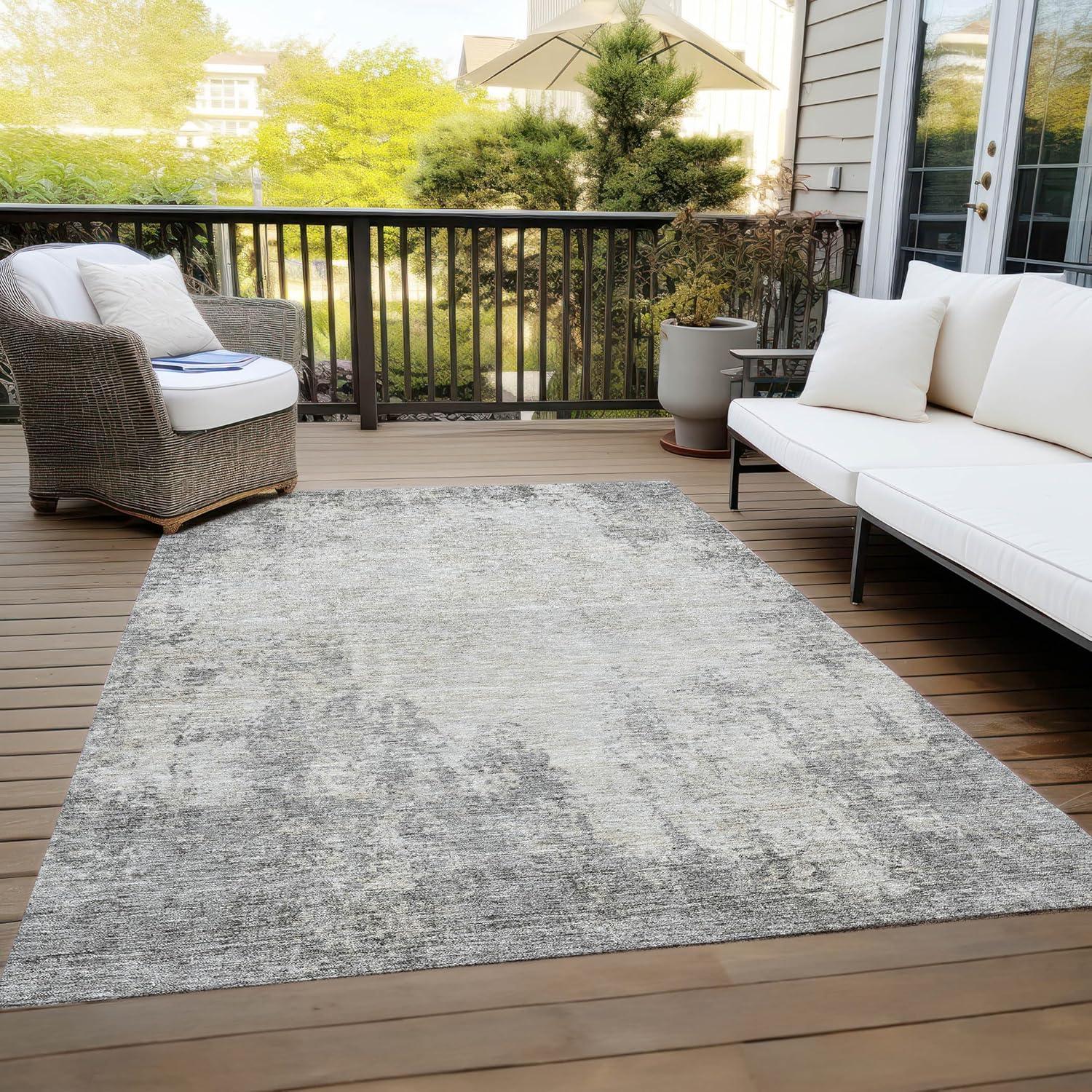 Gray Abstract Machine-Washable Indoor Outdoor Rug 2'6" x 3'10"