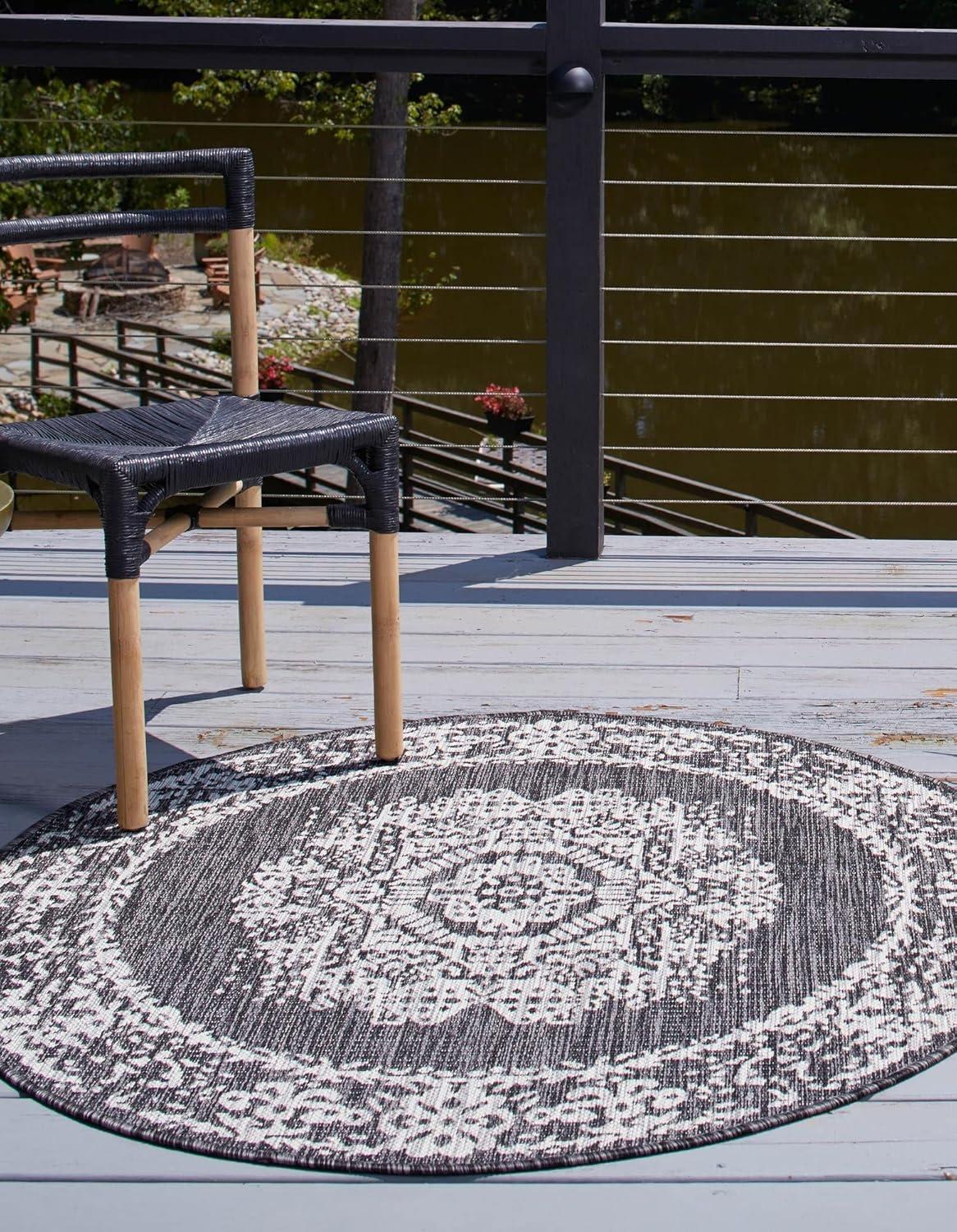 Unique Loom 4' 1 x 4' 1 Round Indoor/Outdoor Traditional Blue Area Rug