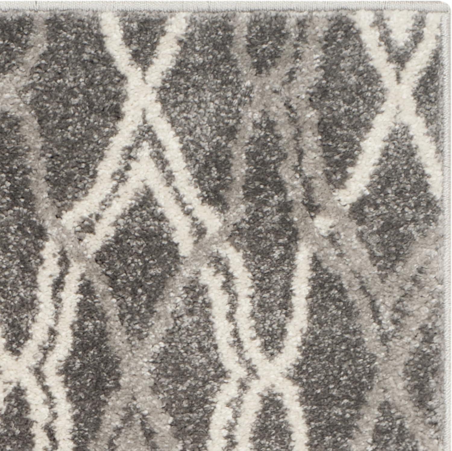Amherst AMT417 Power Loomed Accent Rug - Grey/Light Grey - 2'6"x4' - Safavieh.