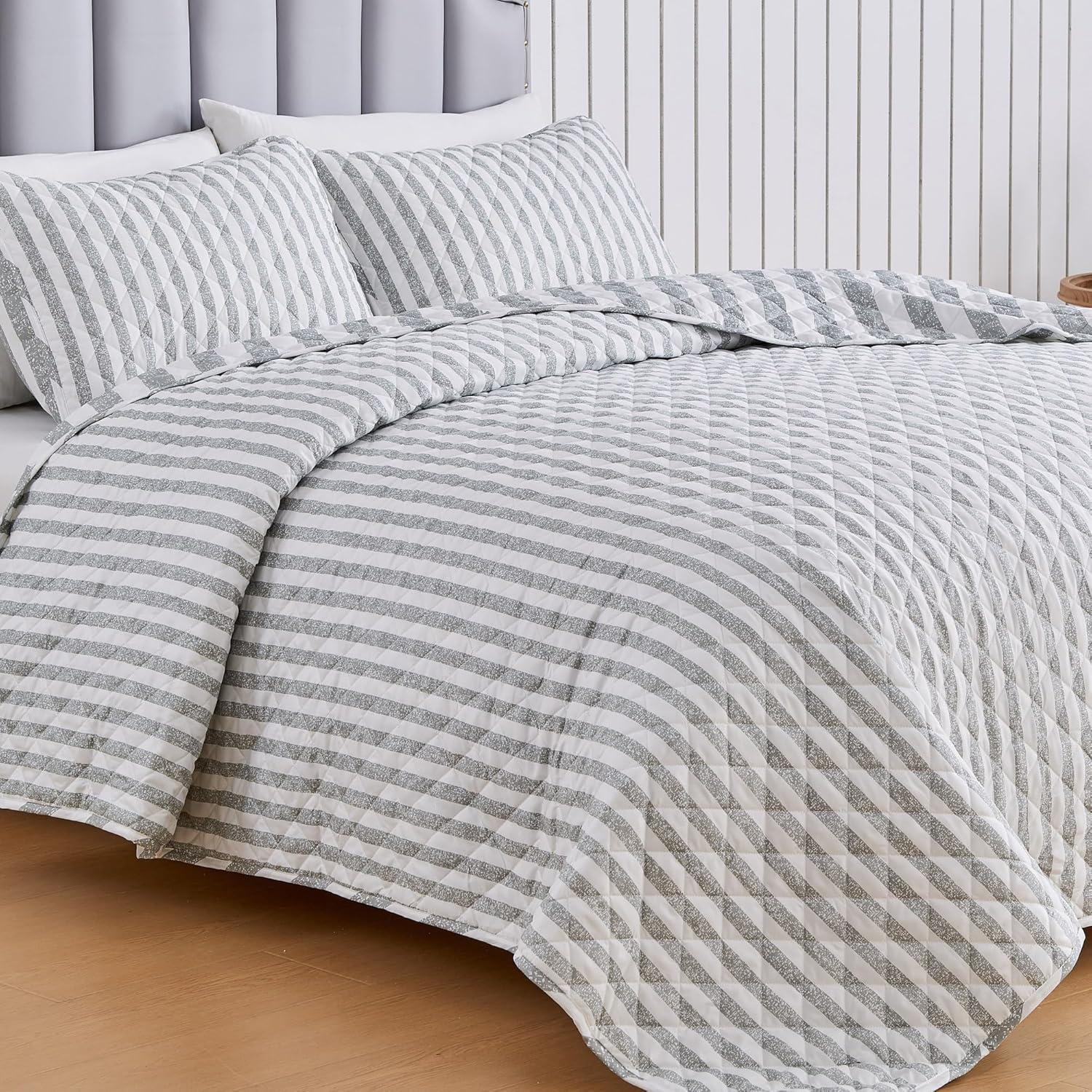 Market & Place Sofia No Striped Quilt Set