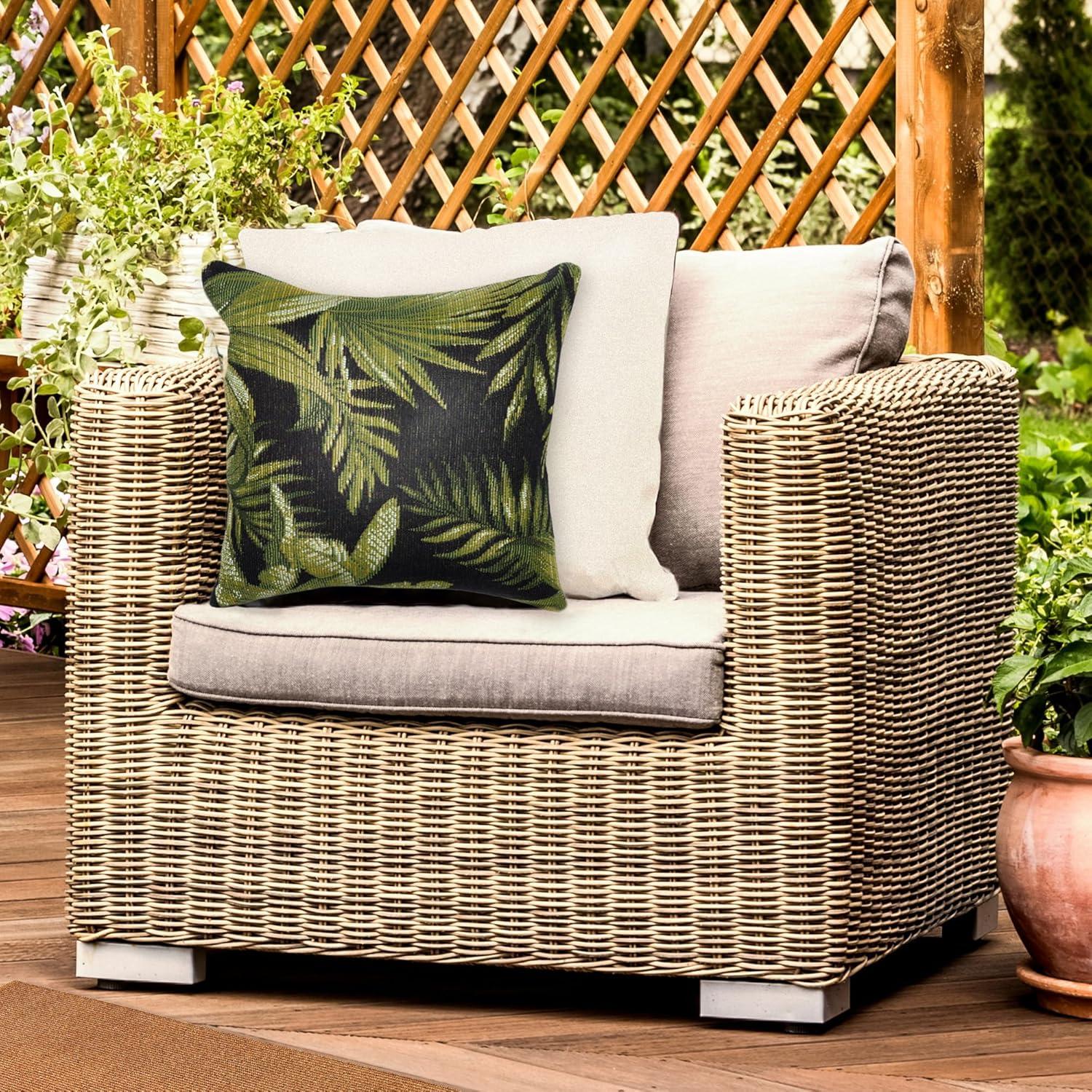 Marina Textured Indoor/Outdoor Throw Pillow