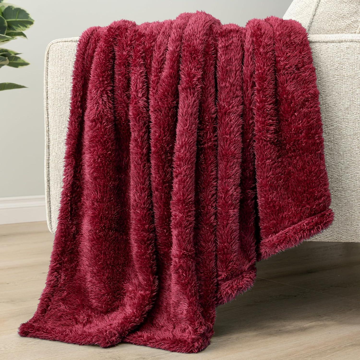 PAVILIA Plush Throw Blanket for Couch Bed, Faux Shearling Blanket and Throw for Sofa Home Decor