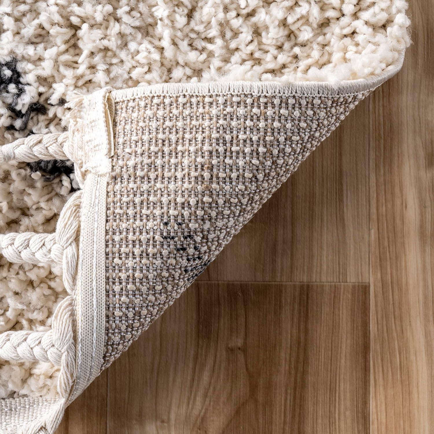 Nuloom Jessie Trellis 5x8 Indoor Area Rug for Living Room Bedroom Dining Room, Off White/Charcoal