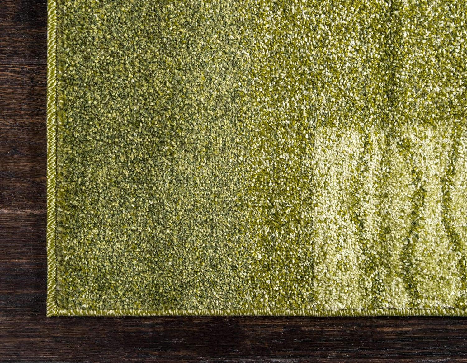 Green Tufted Rectangular Easy Care Synthetic Rug