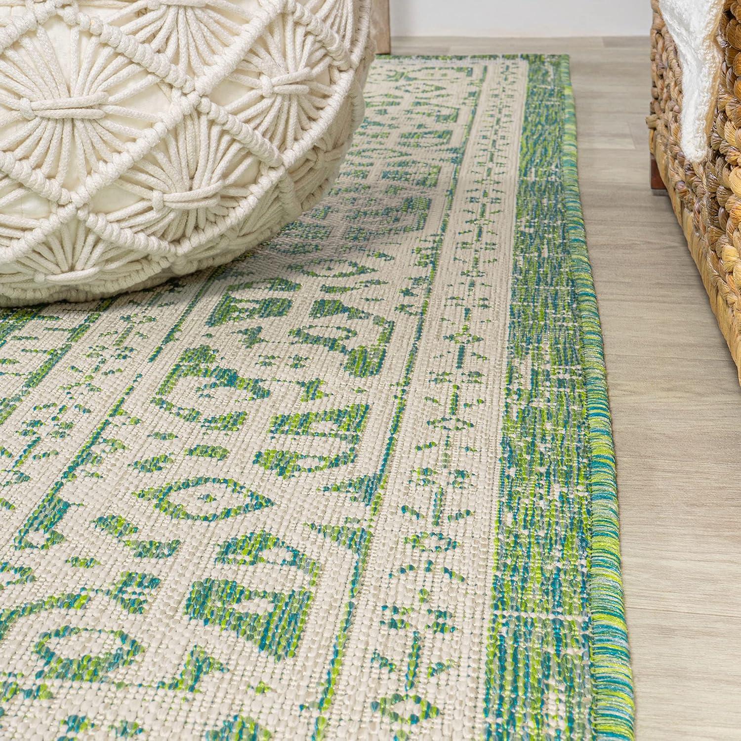 5' x 5' Sinjuri Medallion Textured Weave Indoor/Outdoor Area Rug, Cream/Green - JONATHAN Y