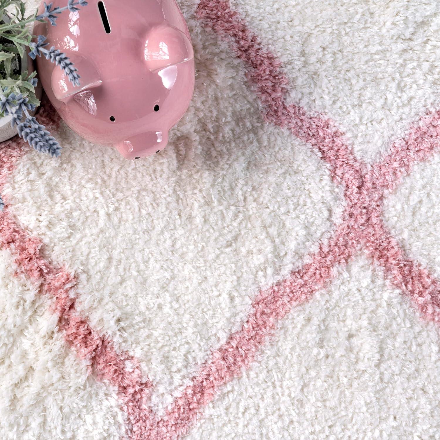 Nuloom Nelda Trellis 5x8 Shag Indoor Area Rug for Living Room Bedroom Dining Room Nursery, Baby Pink/White