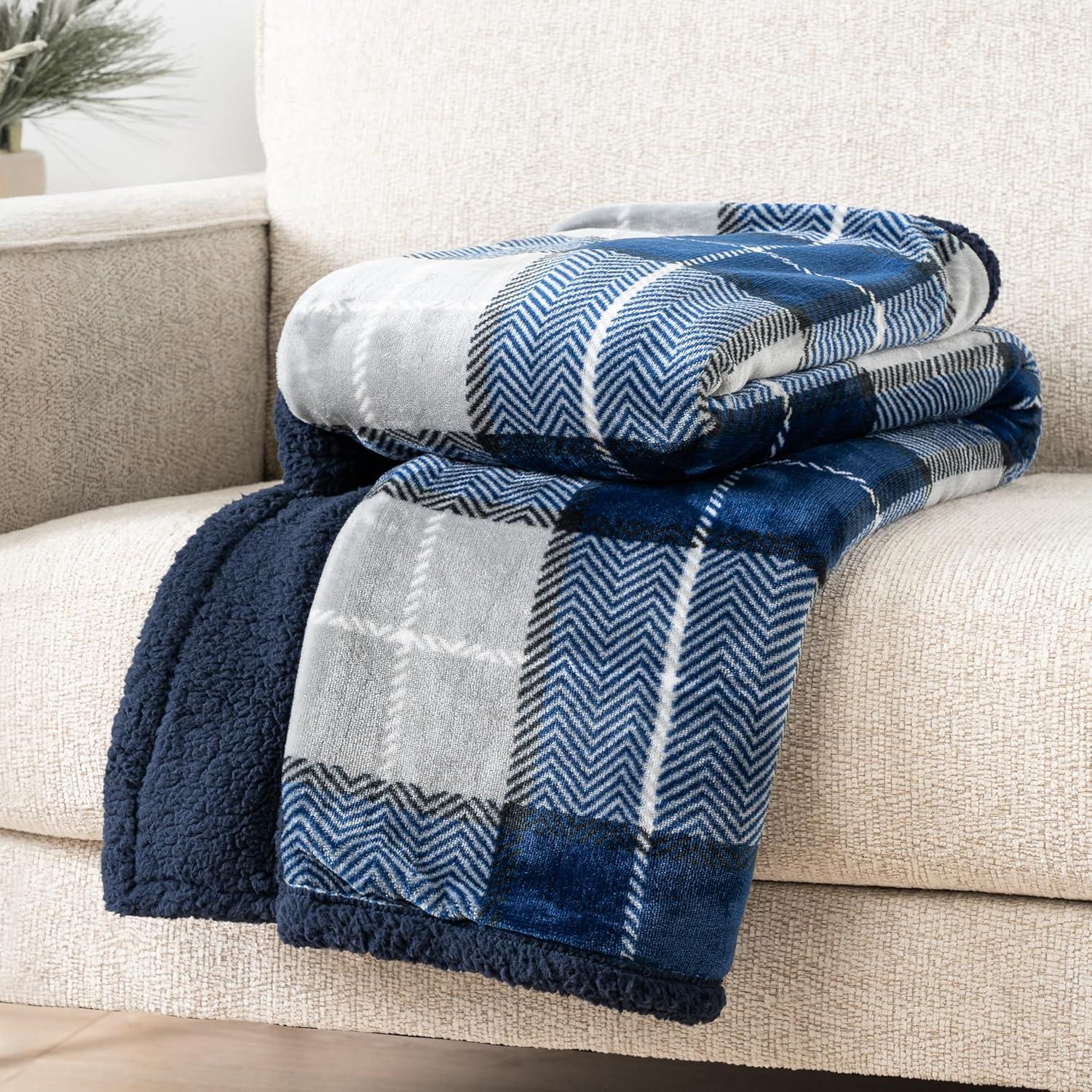 PAVILIA Fleece Plush Microfiber Throw Blanket for Couch, Sofa and Bed, Reversible