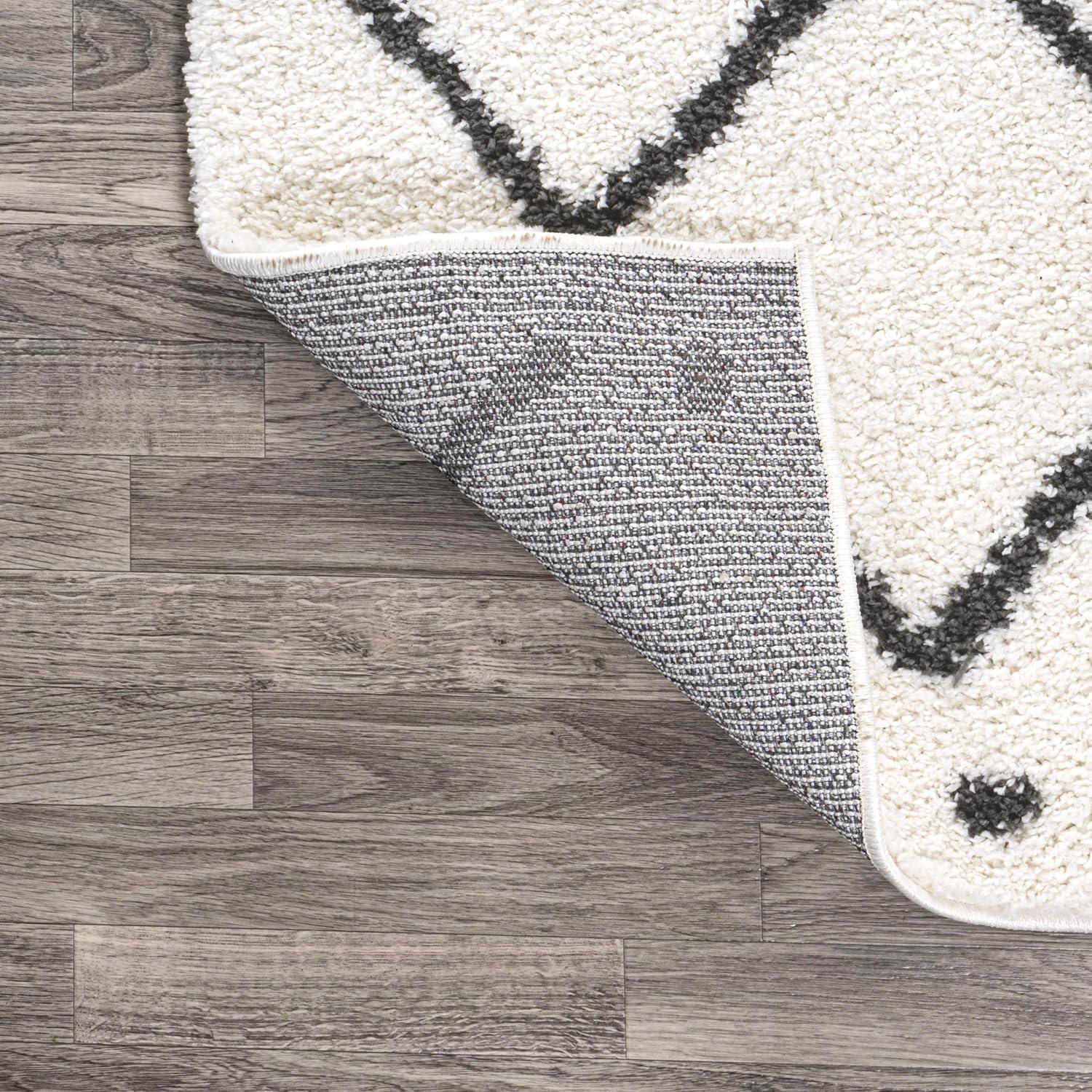 5'x8' Cami Moroccan Style Diamond Shag Area Rug, White - JONATHAN Y