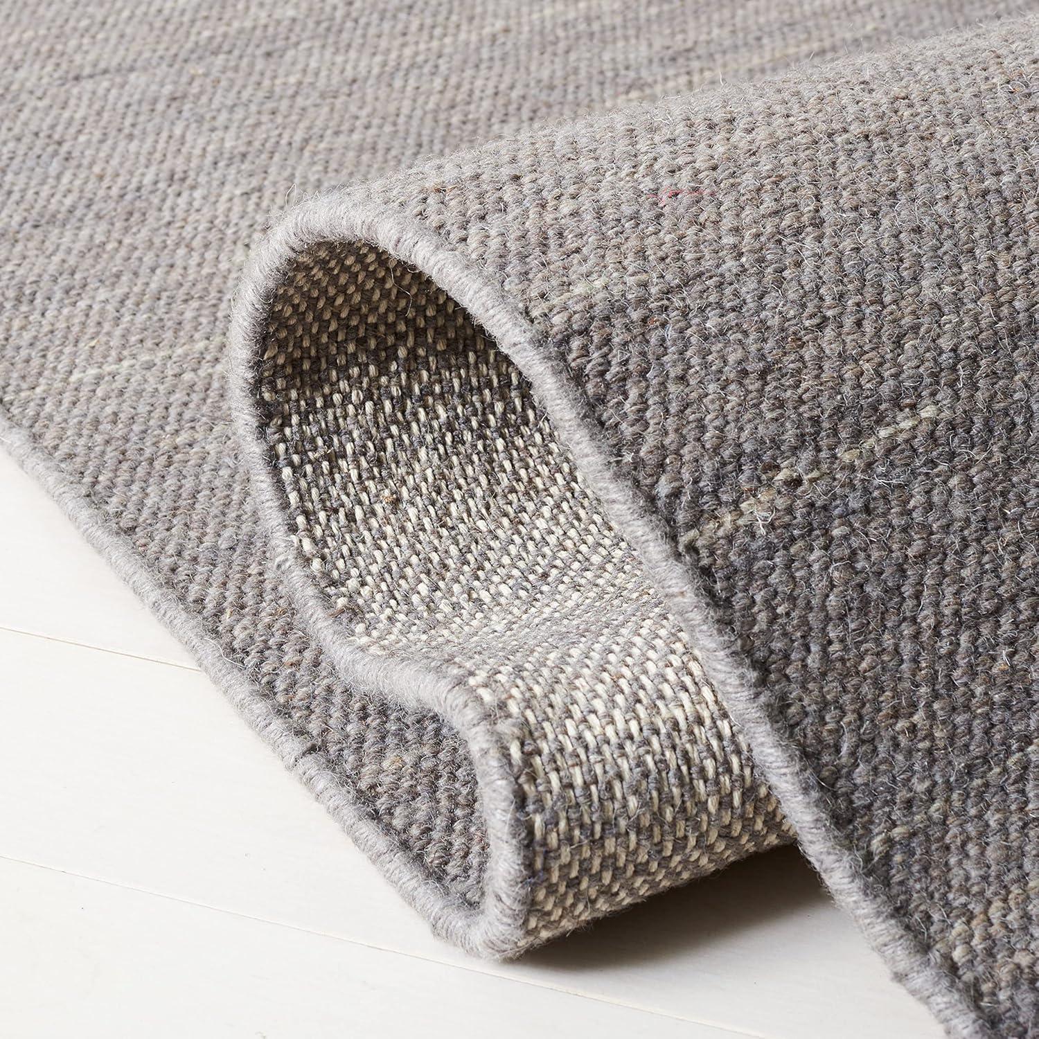 Kilim KLM125 Hand Woven Area Rug - Light Grey - 5'x8' - Safavieh