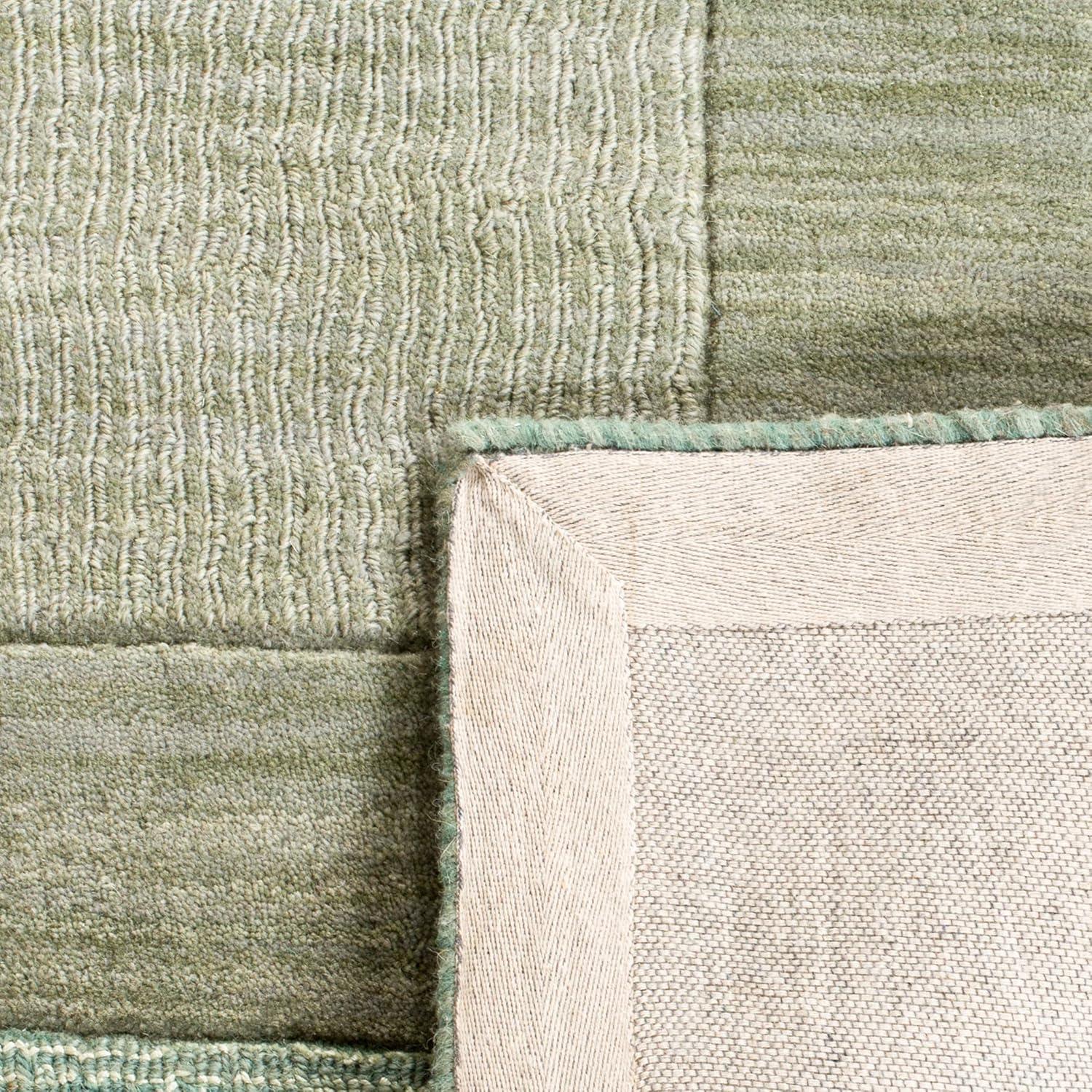 Impressions IM821 Hand Loomed Area Rug - Green/Beige - 4'x6' - Safavieh