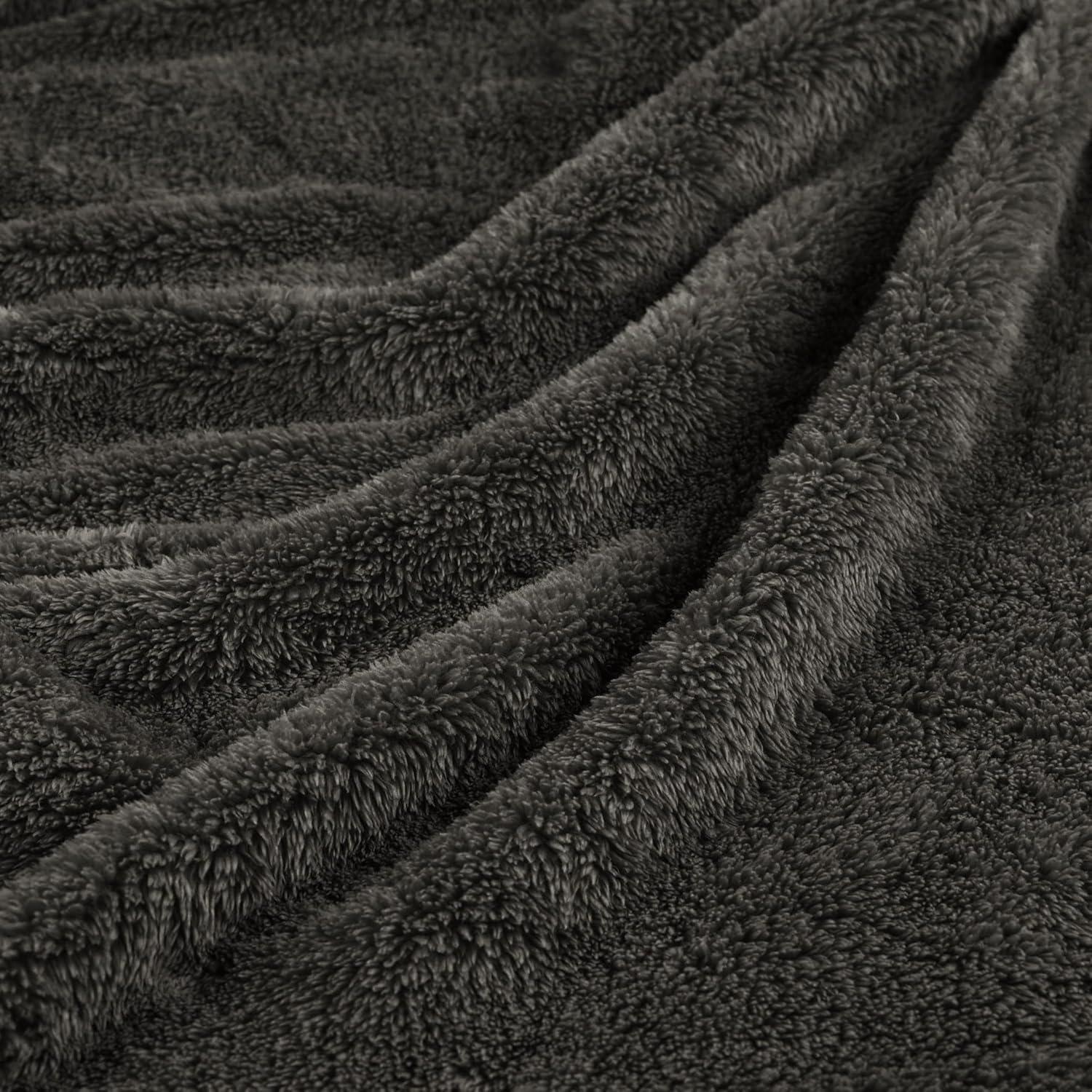 Superior Superior Solid Polyester Reversible All-Season Fleece Throws Blanket