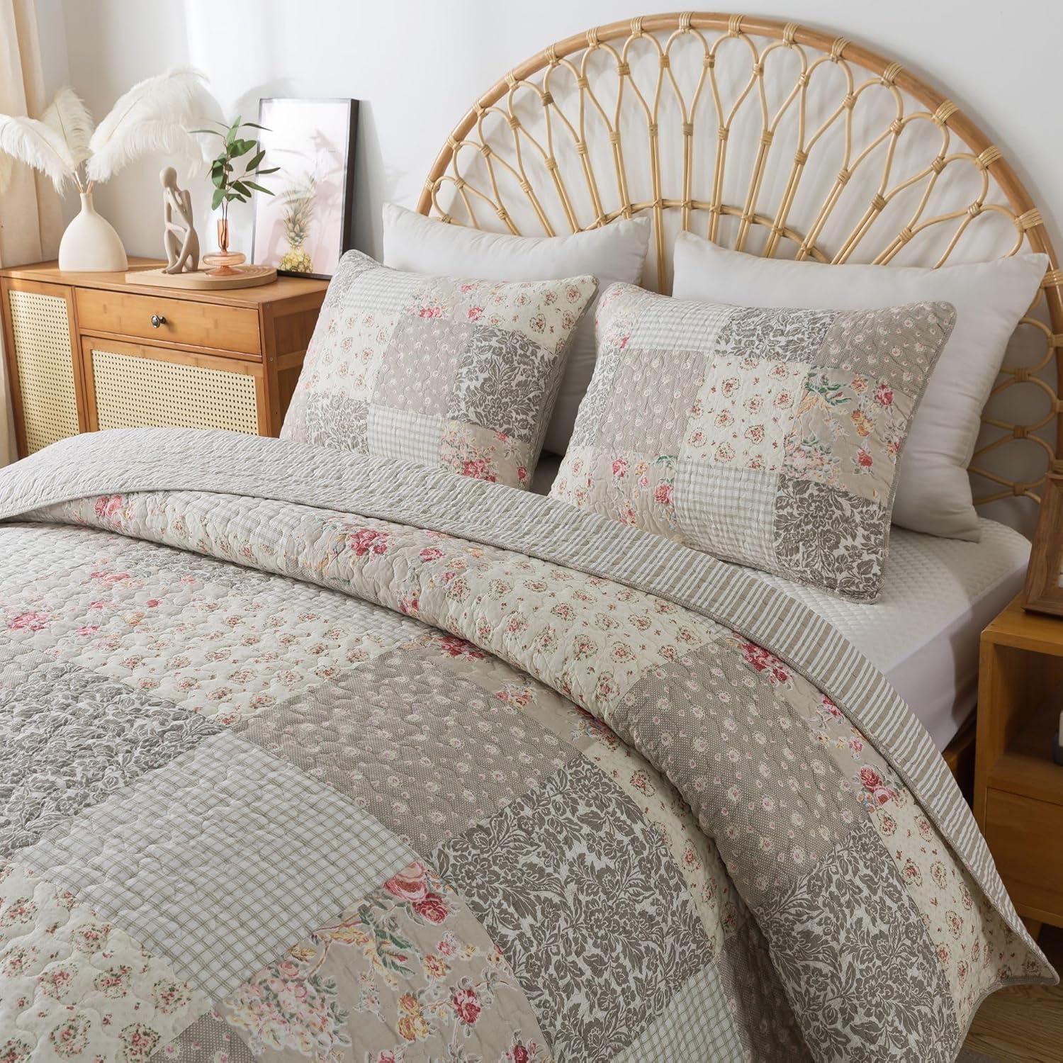 SLPR Walk in The Cotswolds Patchwork Cotton Pieced Quilt Set - Queen Size with 2 Shams, Neutral Floral & Cream Cottage Quilted Bedspread, French Country Farmhouse Bedding for All Seasons
