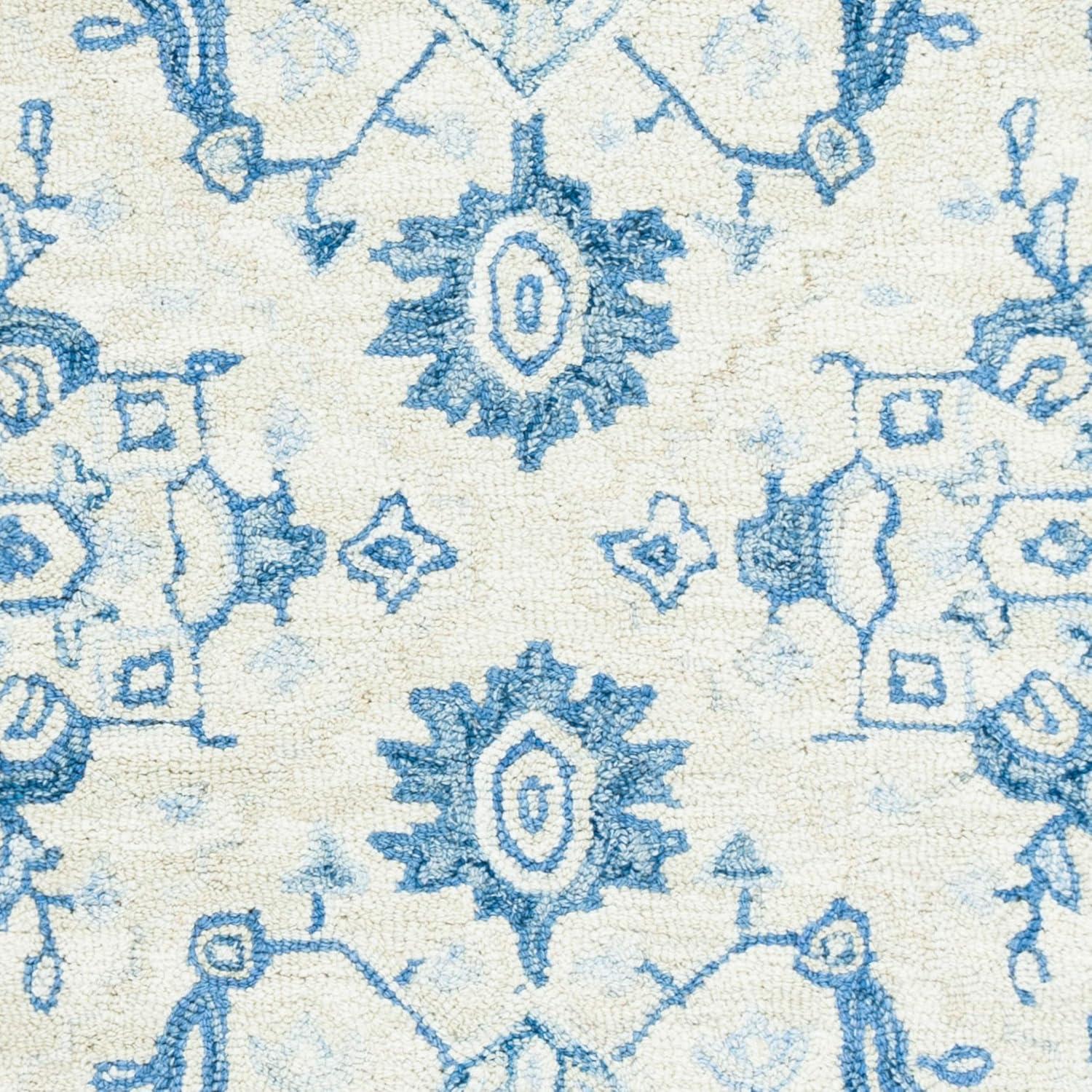 SAFAVIEH Micro-Loop Braylon Floral Area Rug, Ivory/Blue, 2'6" x 4'