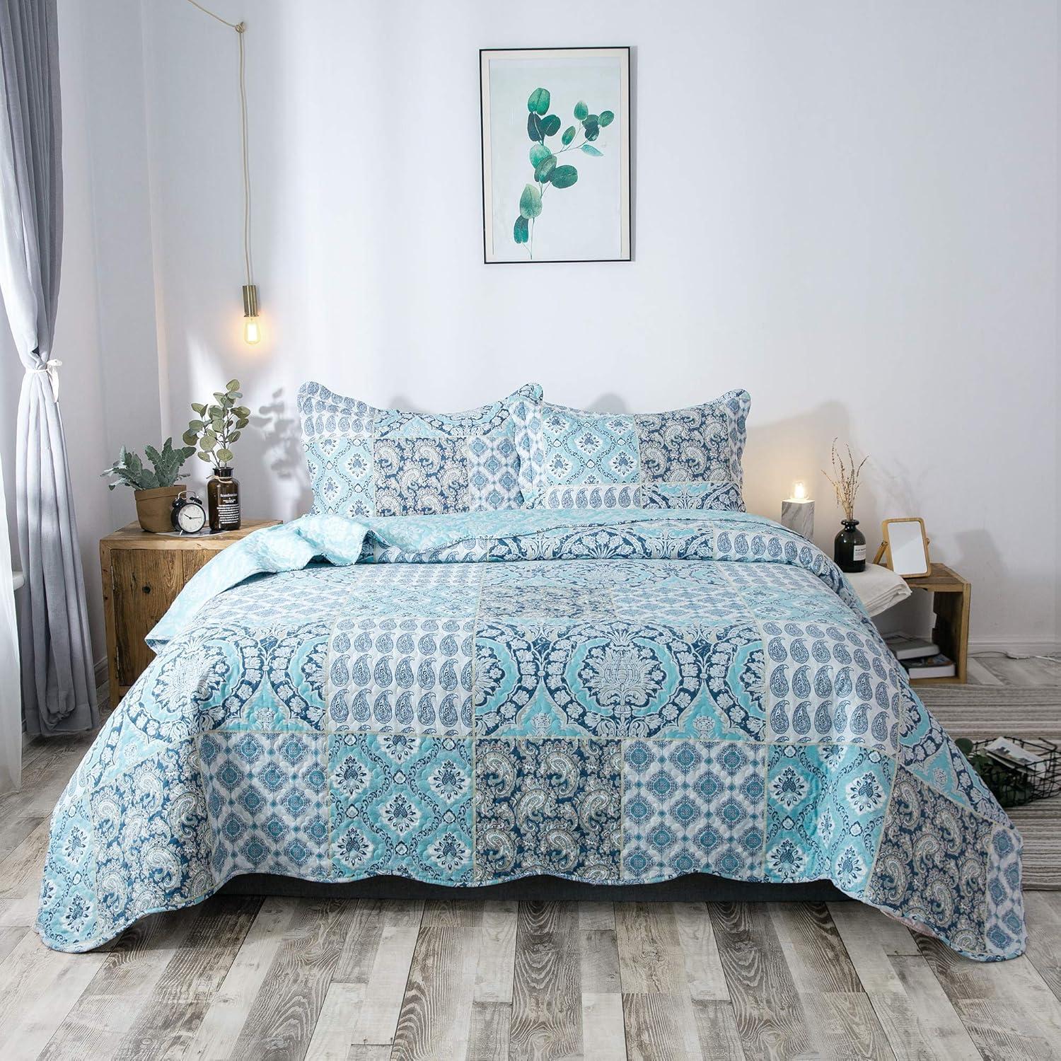 Light Blue Paisley Twin Quilt Set with Pillow Shams