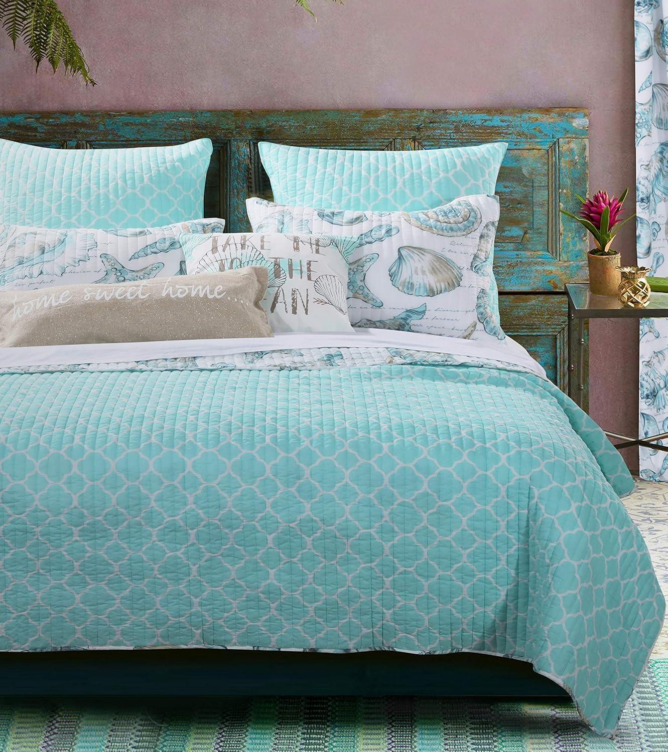 Greenland Home Fashions Cruz Reversible Seashell and Starfish Quilt Set
