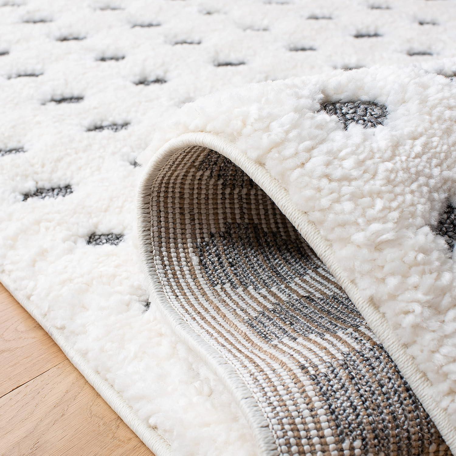 SAFAVIEH Moroccan Tassel Siofra Dot Print Shag Area Rug, Ivory/Grey, 3' x 5'