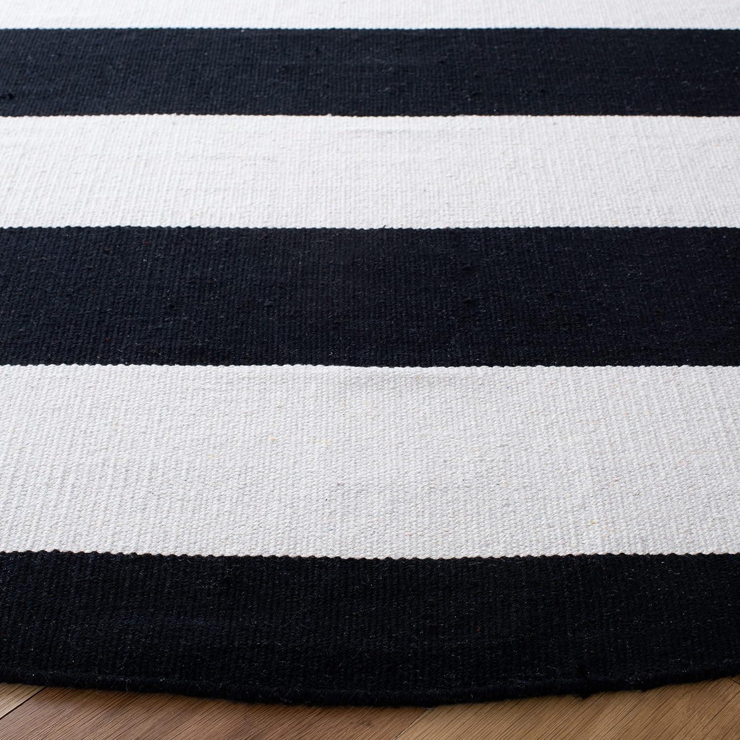 Montauk MTK712 Hand Woven Indoor Accent Rug - Black/Ivory - 3' Round - Safavieh