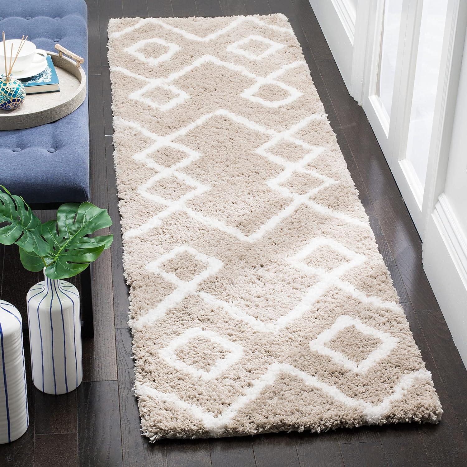 Ivory and Silver 6' x 9' Hand-Tufted Shag Rug