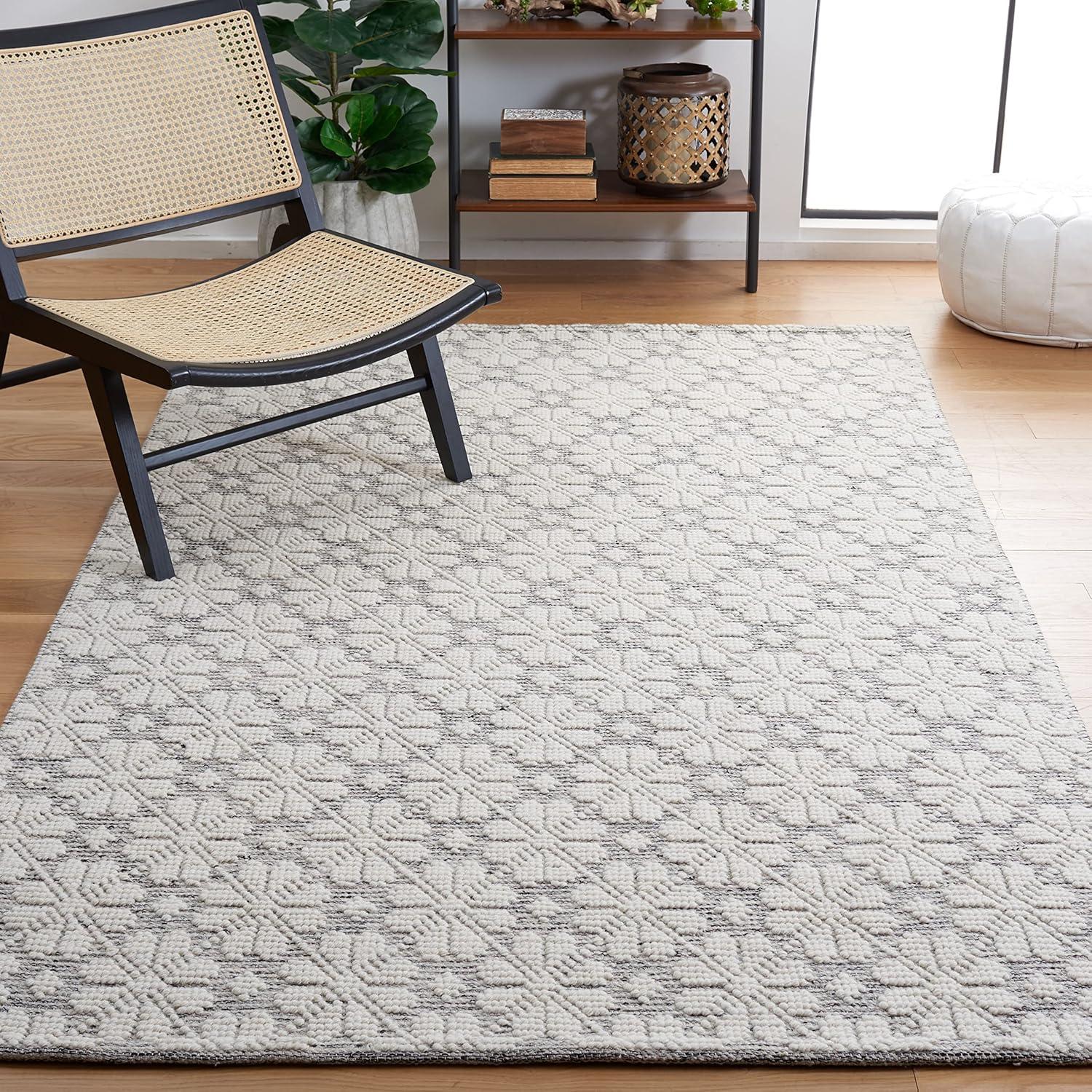 Ivory and Grey Handwoven Wool 6' x 9' Geometric Rug