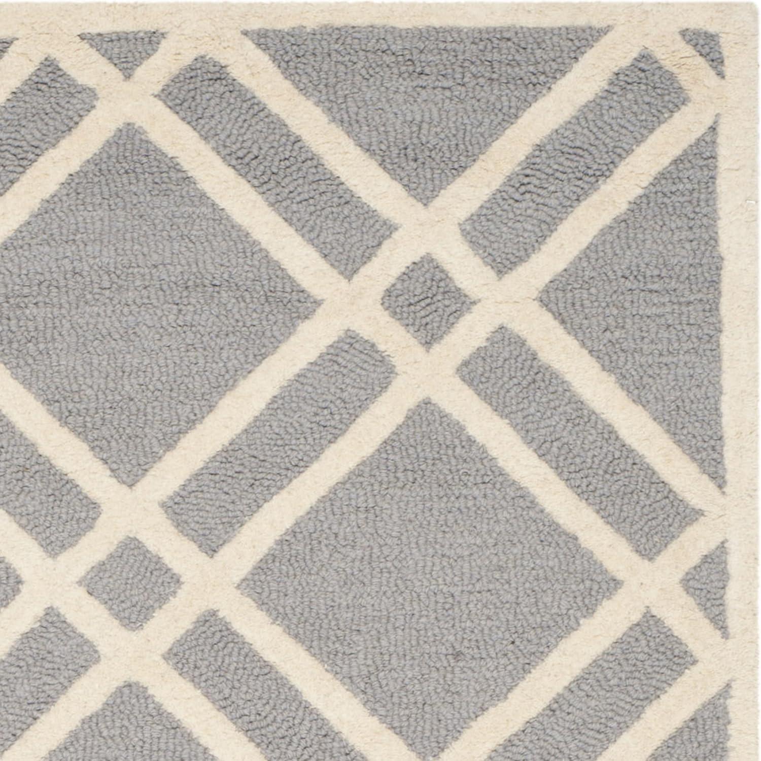 Elegant Silver & Ivory Hand-Tufted Wool 4' x 6' Rug