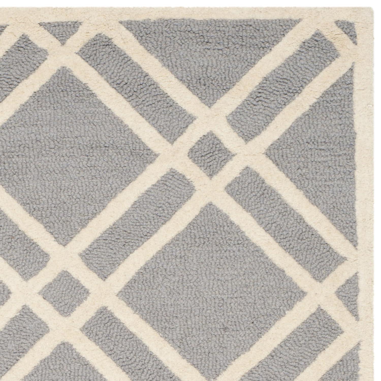 Elegant Silver & Ivory Hand-Tufted Wool 4' x 6' Rug