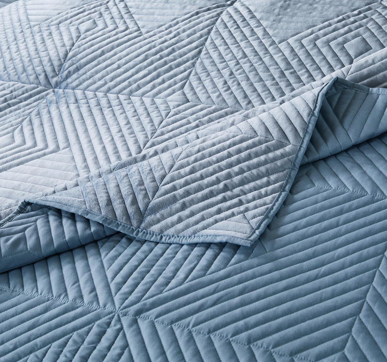 Greenland Home Fashions Riviera Velvet Quilted Throw