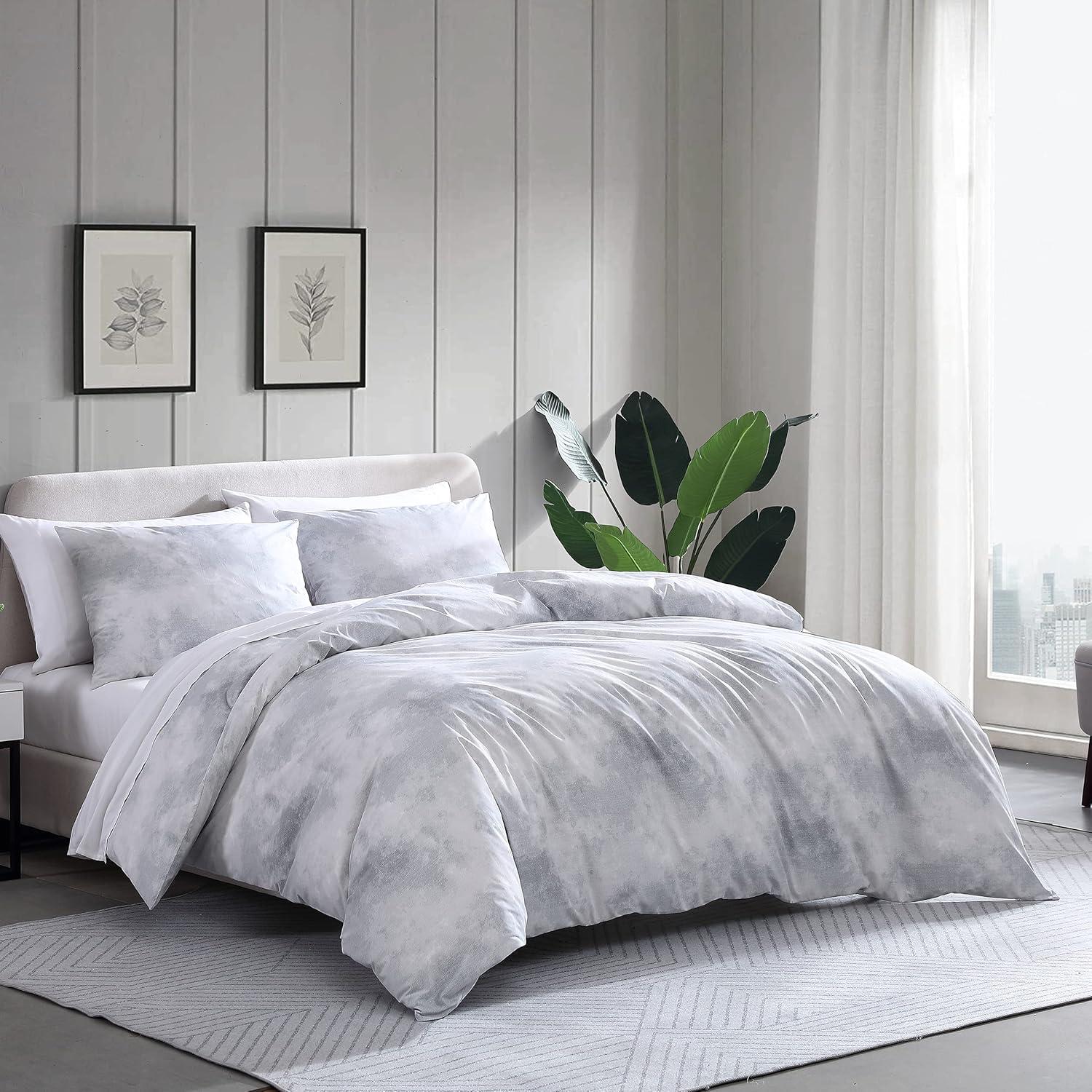 Gray/White Reversible 2 Piece Duvet Cover Set