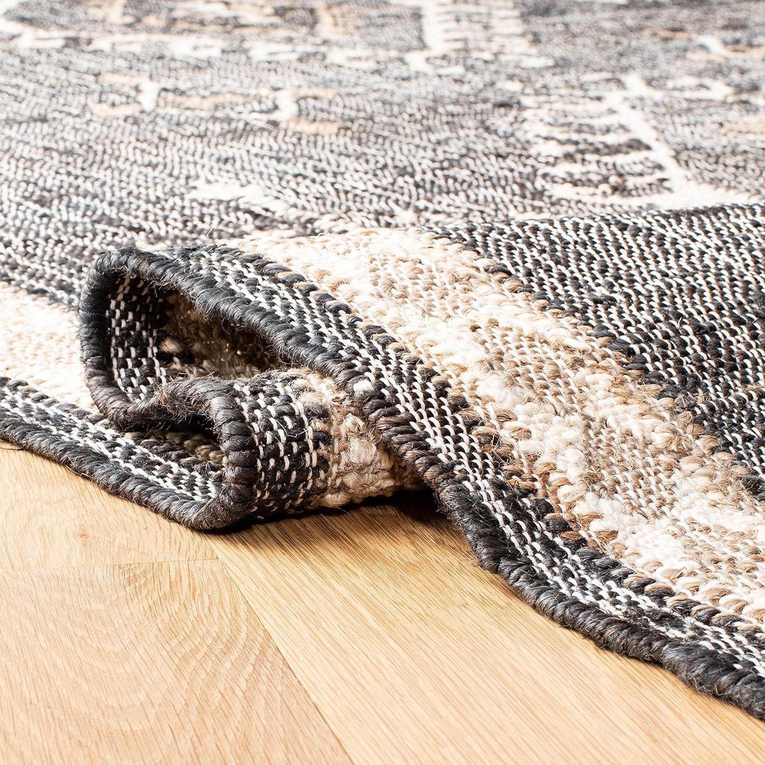 Kilim KLM762 Hand Woven Accent Rug - Black/Ivory - 2'3"x5' - Safavieh.