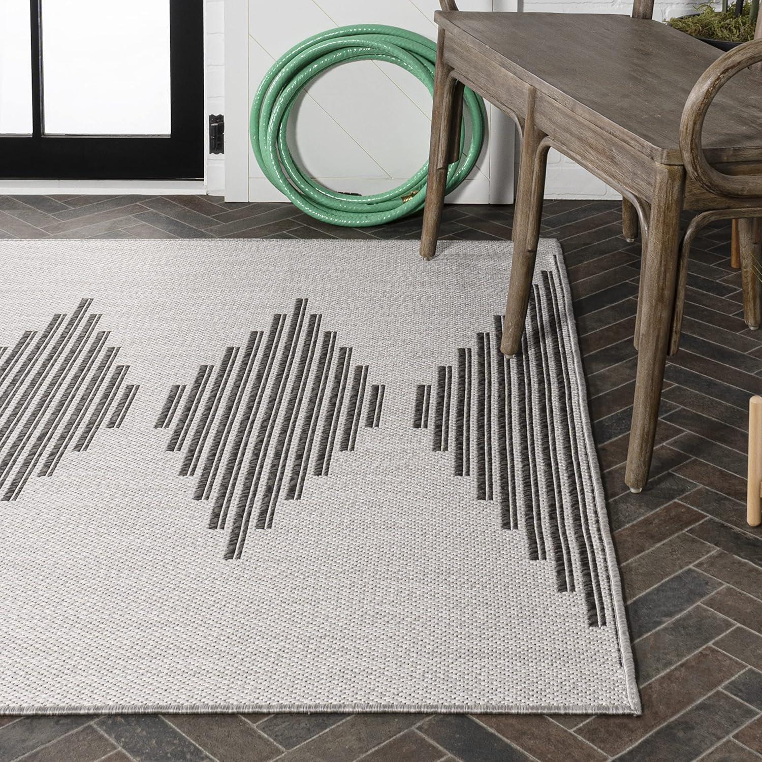 4' x 6' Vinales Diamond Stripe Indoor/Outdoor Area Rug, Light Gray/Black - JONATHAN Y