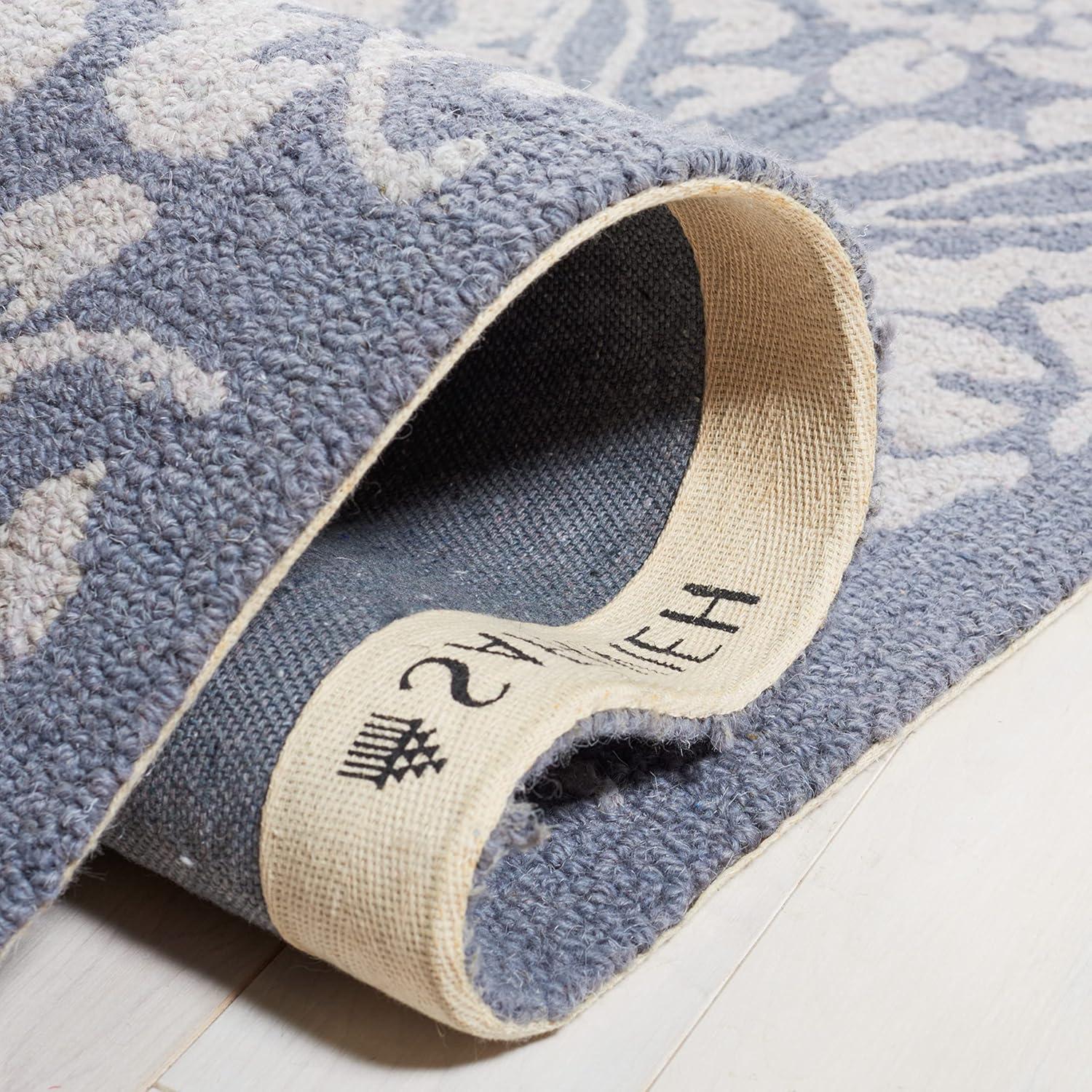 SAFAVIEH Chelsea Margery Geometric Wool Area Rug, Sage, 3'9" x 5'9"