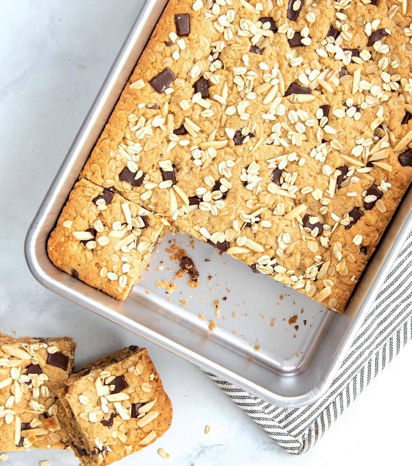 Nordic Ware Nordic Ware Natural Commercial Covered Cake Pan