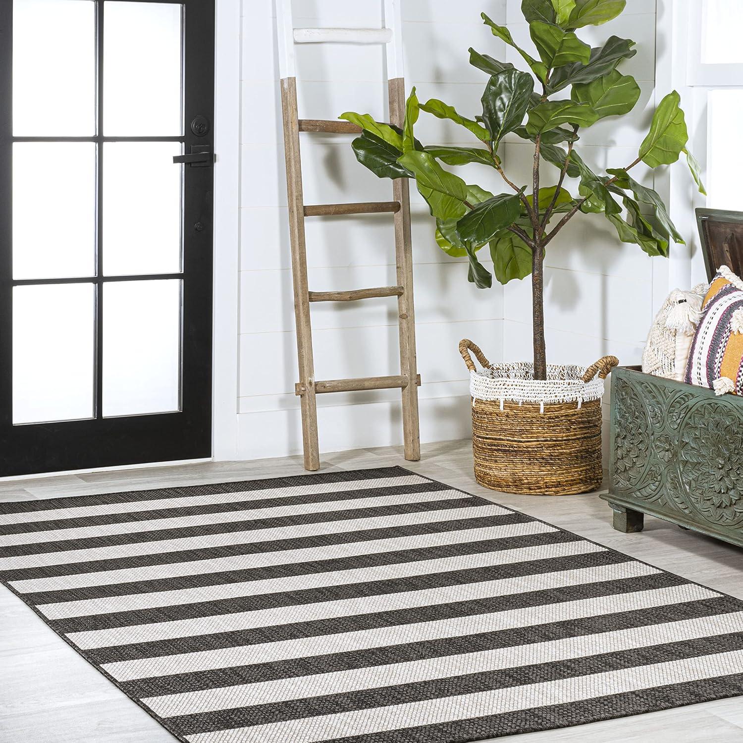 Modern Cottage Black/Cream Wide Stripe Synthetic Area Rug 4' x 6'