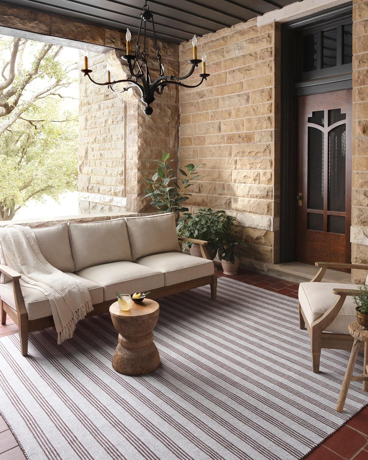 Charlie Silver and Bark Striped Reversible Indoor/Outdoor Rug 2'3" x 3'9"