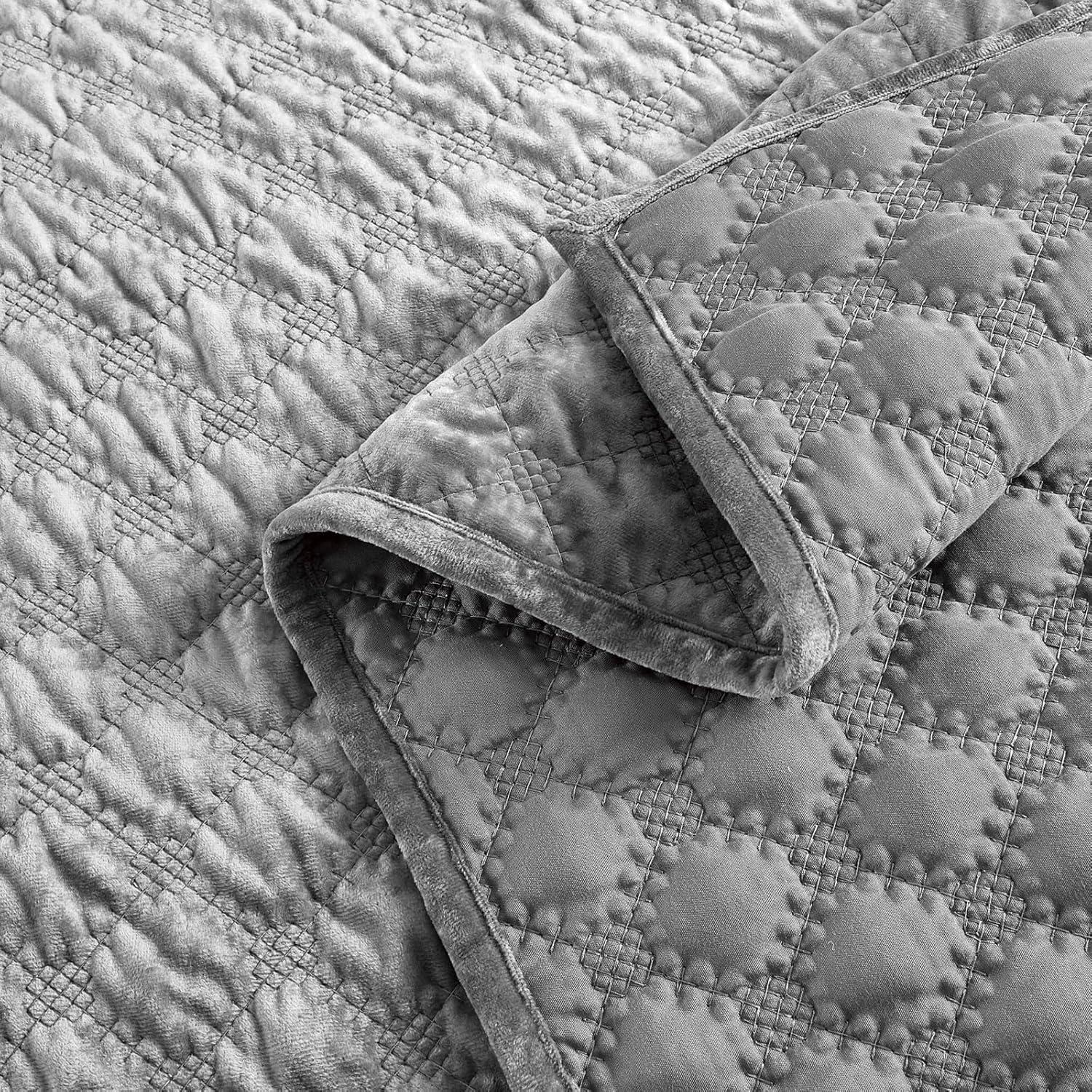 Chezmoi Collection Nina 3-Piece Modern Diamond Pattern Solid Velvet Quilt Set