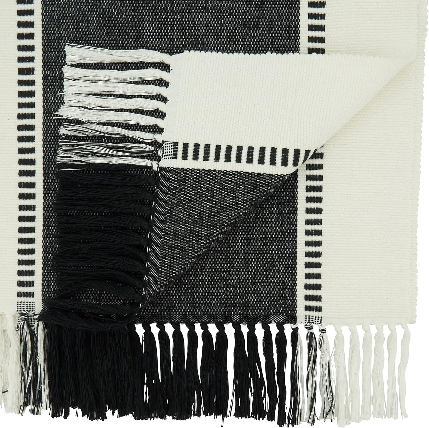 Sonny Collection Geometric Table Runnner