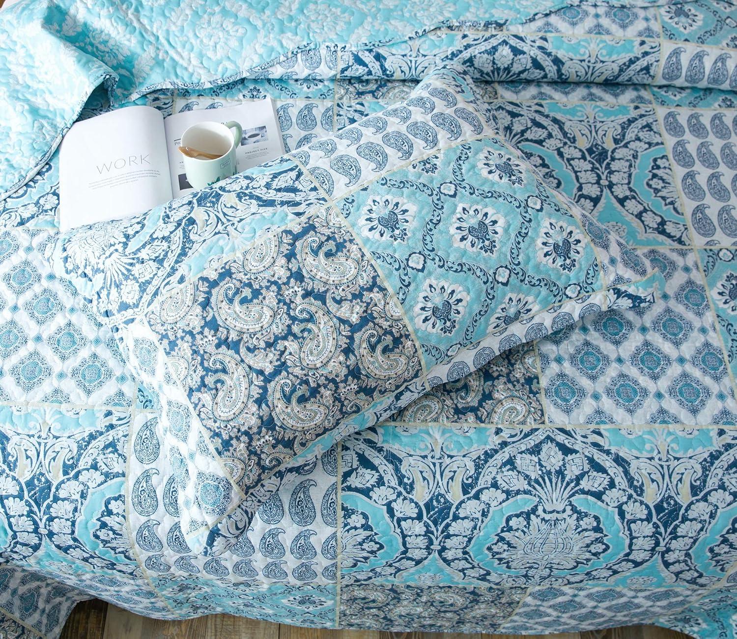 Light Blue Paisley Twin Quilt Set with Pillow Shams