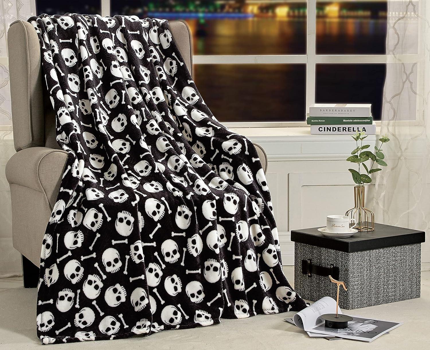 Skull & Bones by Décor&More Extra Soft Microplush Throw Blanket (50" x 60")