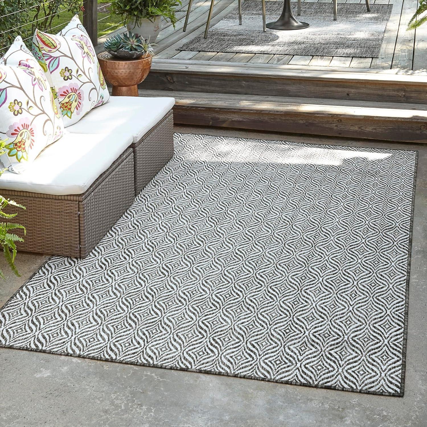 Charcoal Trellis 5' x 8' Washable Outdoor Rug