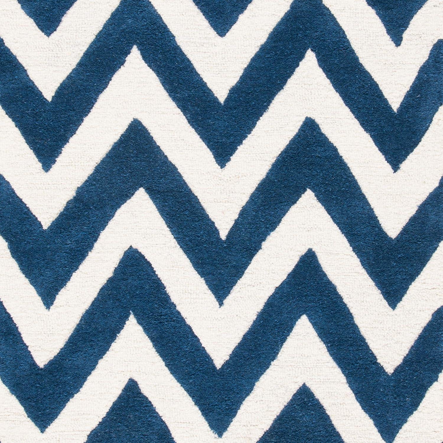 SAFAVIEH Cambridge Kaitlyn Zig Zag Stripes Wool Area Rug, Navy/Ivory, 2' x 3'