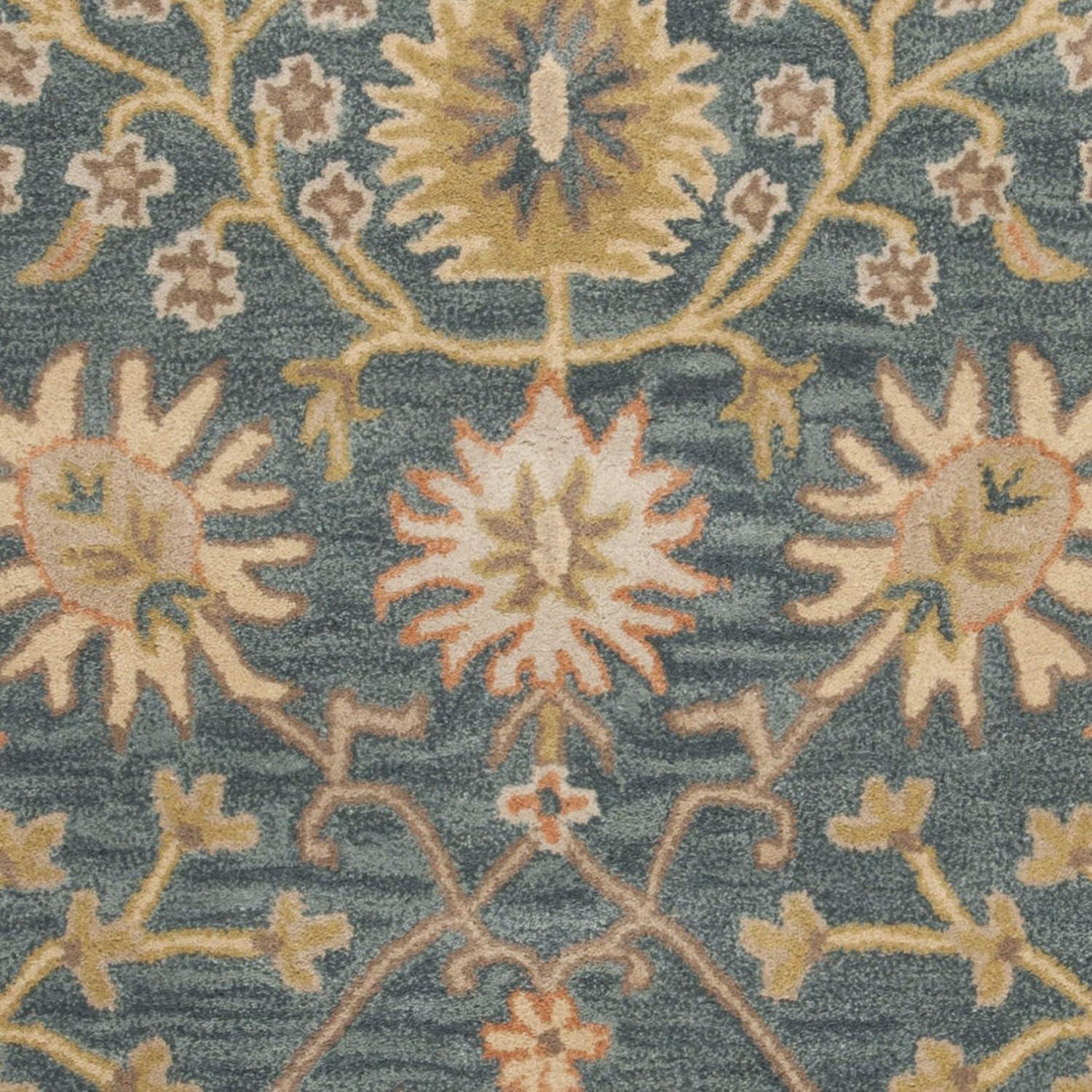 SAFAVIEH Classic Anabella Oriental Wool Area Rug, Blue/Light Gold, 4' x 6'