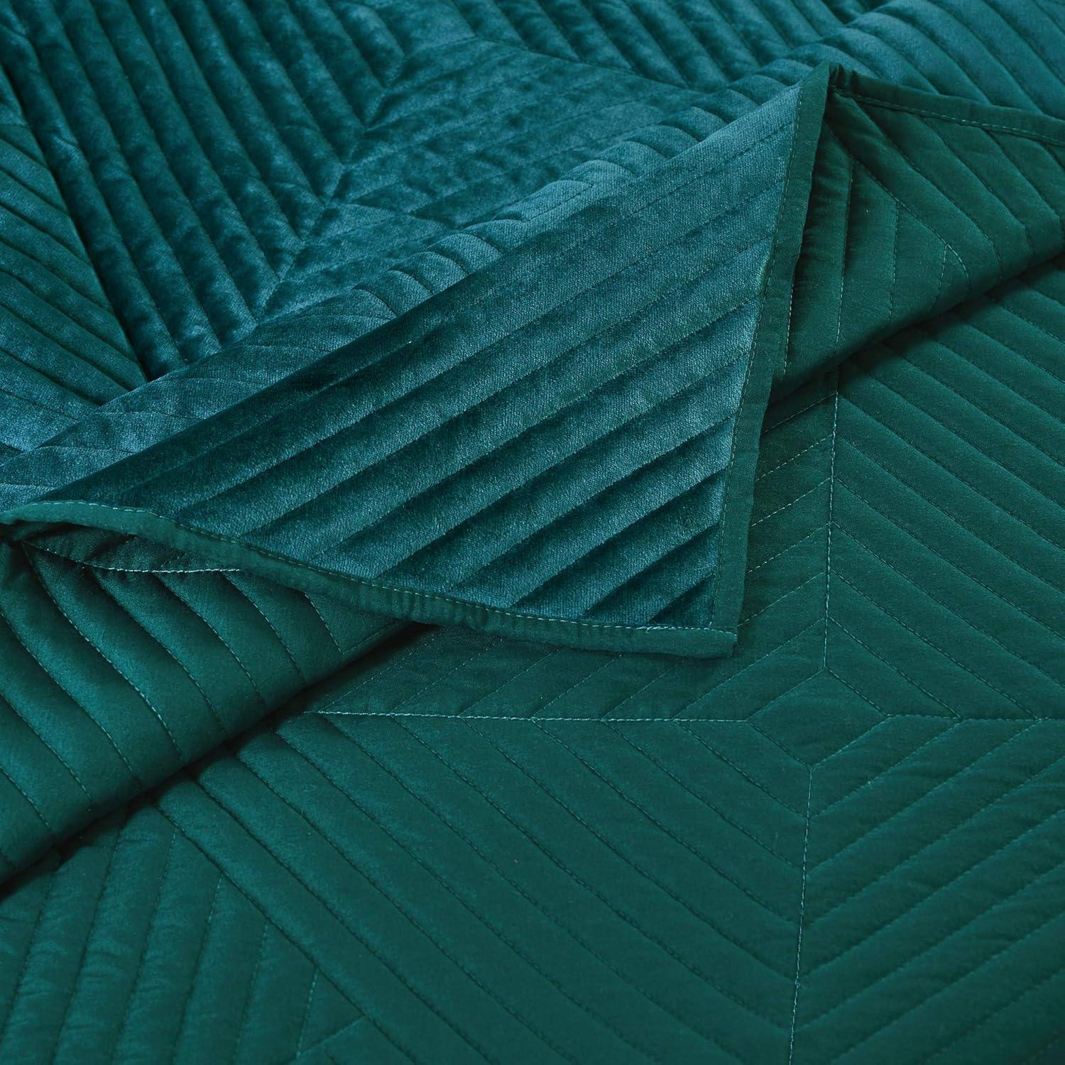 Greenland Home Fashions Riviera Velvet Quilted Throw