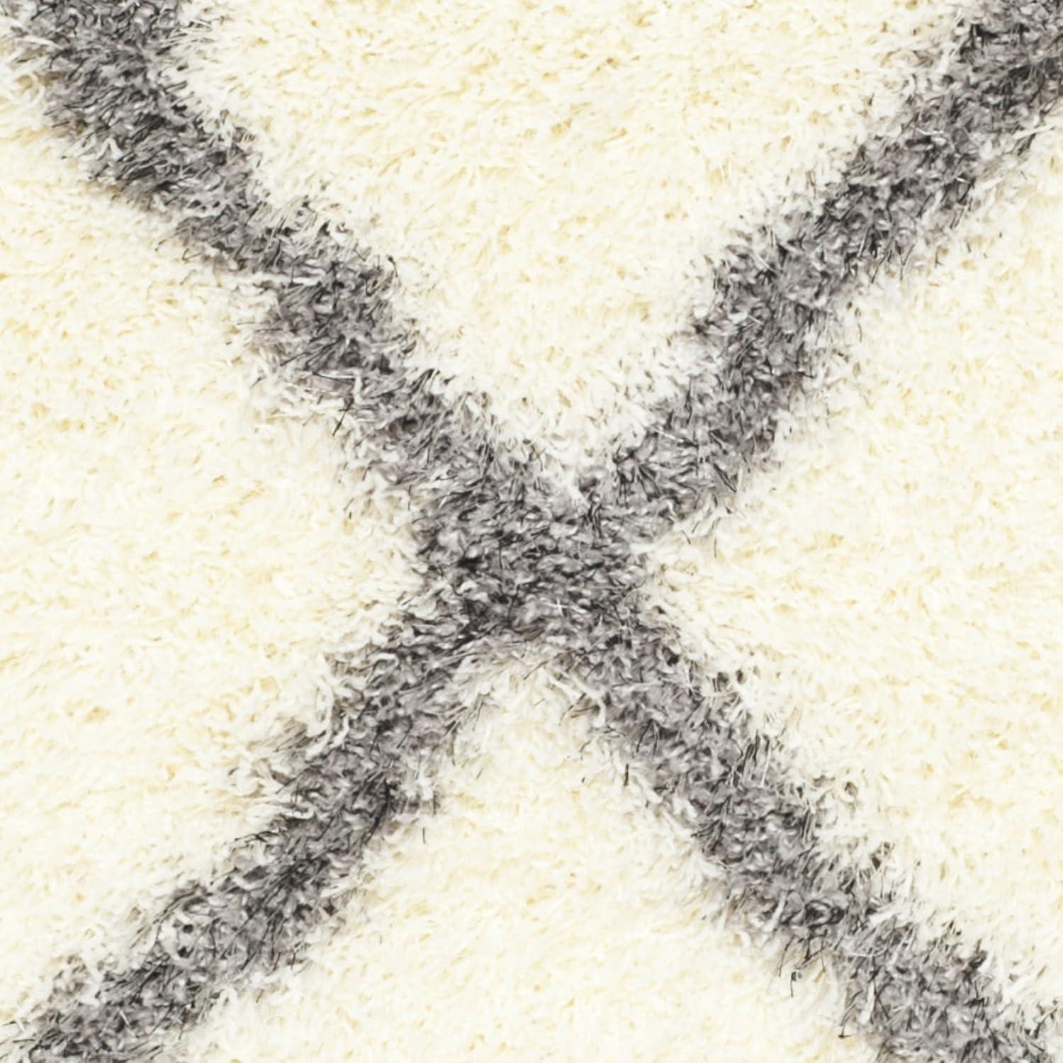 Montreal Shag SGM866 Power Loomed Indoor Accent Rug - Grey/Ivory - 3'x5' - Safavieh.