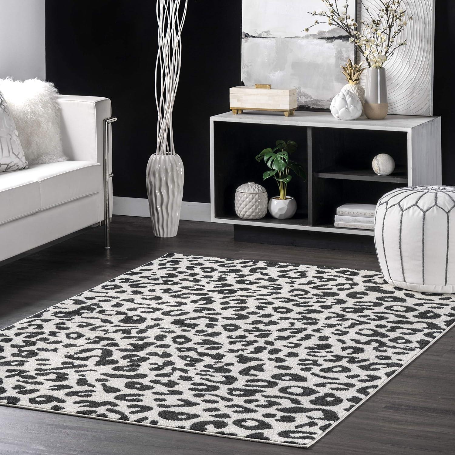 Luxurious Handmade Dark Grey Leopard Print Area Rug, 3' x 5'