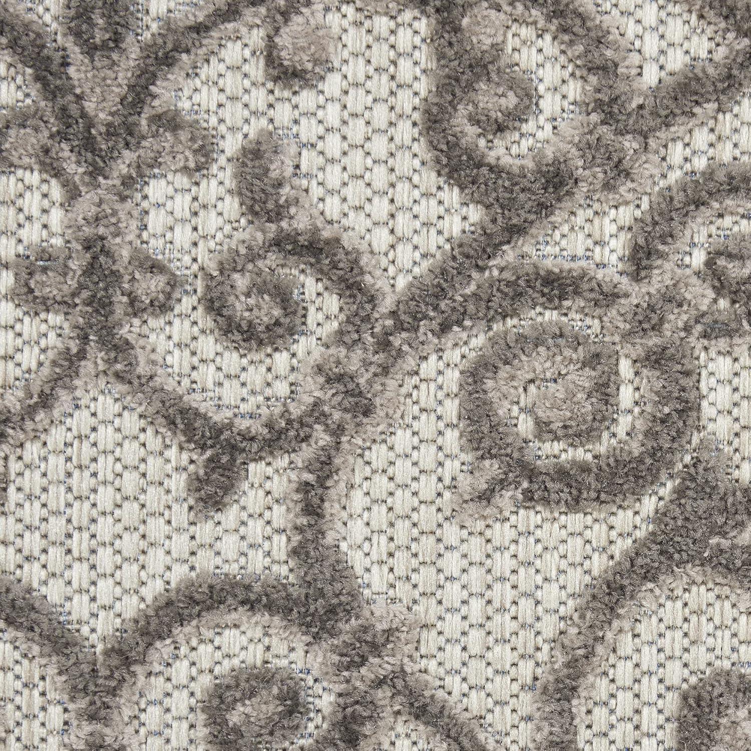 Lark Manor™ Isalia Floral Indoor / Outdoor Rug